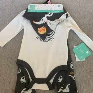 Disney Halloween Baby Bodysuit Set 0-3 months onesie, pants and bib 🎃